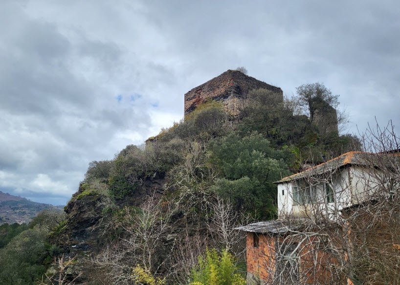 Castelo dos Novais, Spain